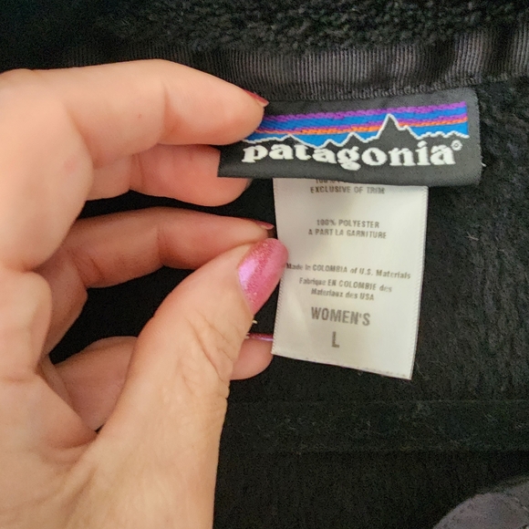 Vintage Patagonia Women's Re-Tool Snap-T Fleece Pullover in Black - Picture 10 of 12